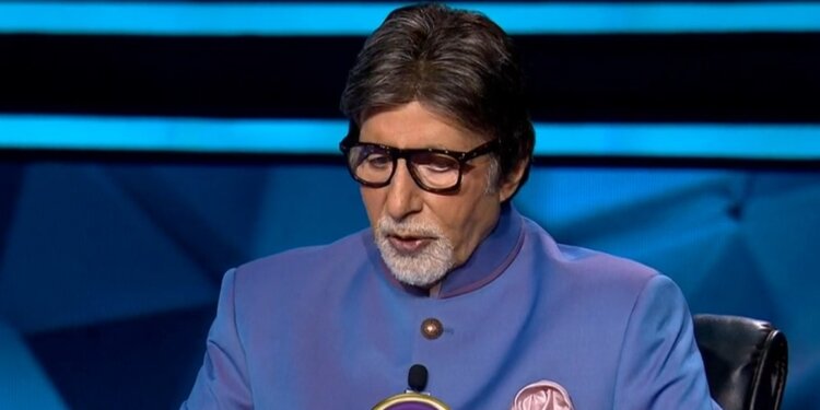 Another snub to Arnab Goswami as KBC host Amitabh Bachchan asks question on Shah Rukh Khan; days after Raees actor and Salman Khan initiate legal action against Republic TV founder