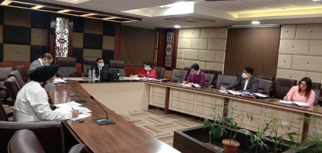 Dwivedi reviews implementation of JKUT Govt’s Industrial revival Package