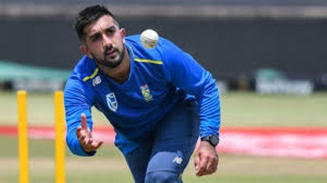 Shamsi makes bid for Test place with eight-wicket haul