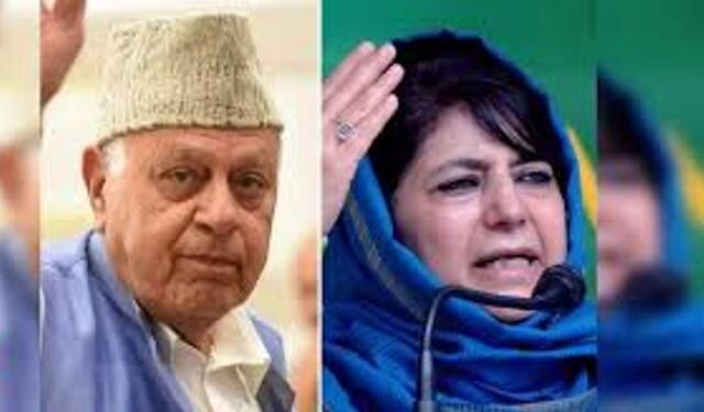 Retired babus, veterans call for arrest of Mufti & Farooq