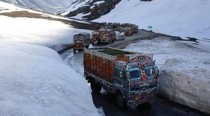 Traffic at Srinagar-Leh Highway Resumes After Five Days