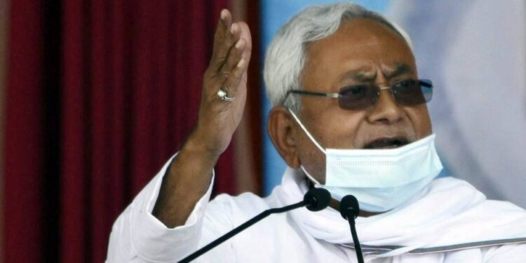 Bihar exit polls give RJD-led alliance edge, show Nitish door