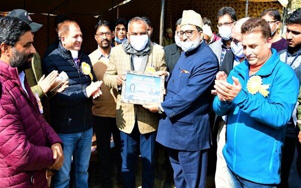 Div Com Inaugurates Cricket Tournament at Ganderbal