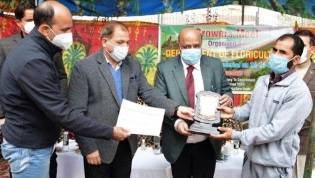 Commissioner/ Secretary Floriculture, Gardens and Parks visits Ganderbal