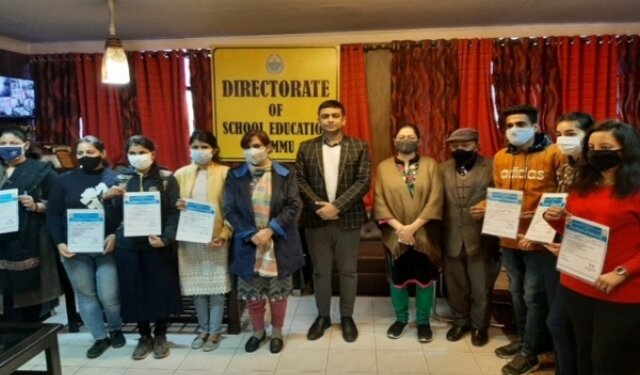 DSEJ felicitates JU psychology students on completion of Internship at school Education Directorate