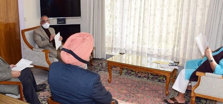 Delegations of Ahmadiyya Muslim Jamaat, J&K HC Bar Association, Jammu Kashmir Sharnarthi Action committee call on Lt Governor