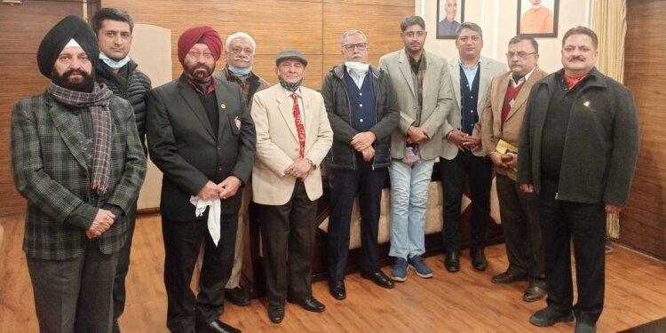 J&K Olympic Association calls on Advisor Farooq Khan Discusses issues pertaining to development of sports in the UT
