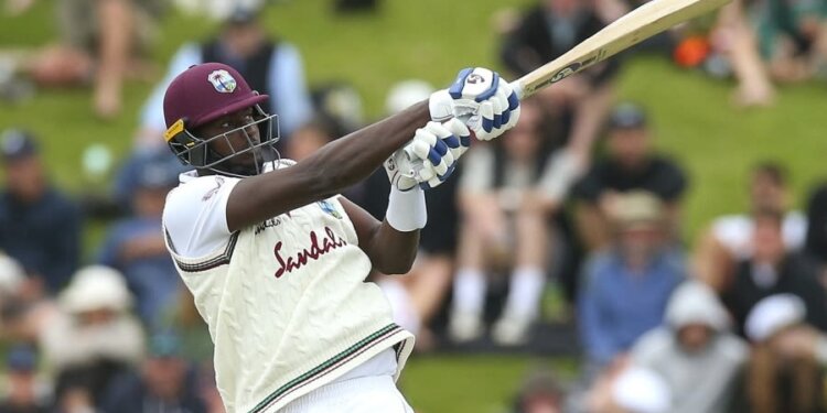 Jason Holder and Joshua da Silva drag Wellington Test into fourth day