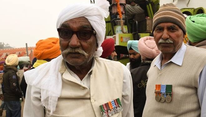 Dilli Chalo | Army veterans at farmer protest plan to return gallantry medals