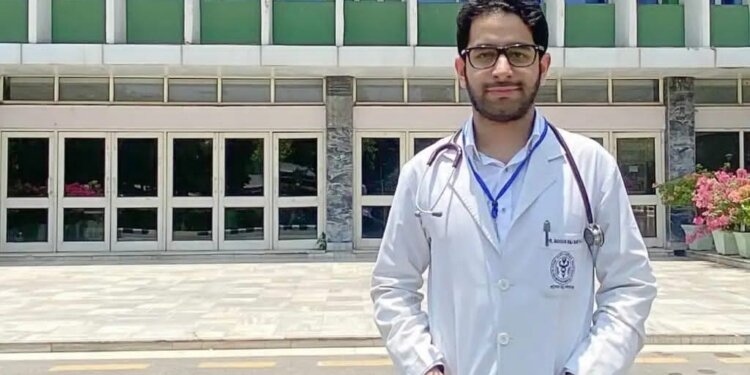 Kashmiri Doctor does a perfect hattrick, tops all three Super-Speciality exams in AIIMS, NEET, PGI