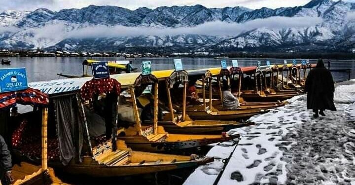 Snowfall Brings No Good News for Tourism Sector
