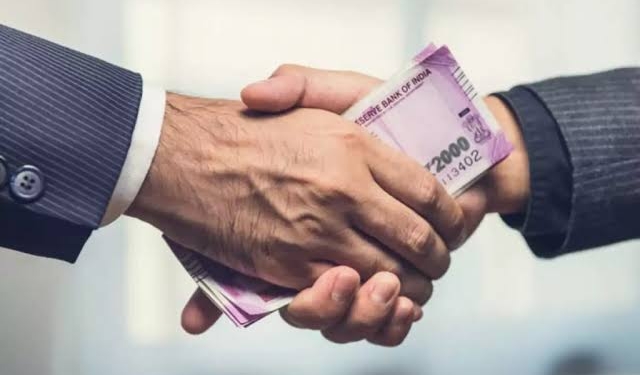 KPDCL cashier arrested while taking Rs 9,000 bribe in Sopore: ACB