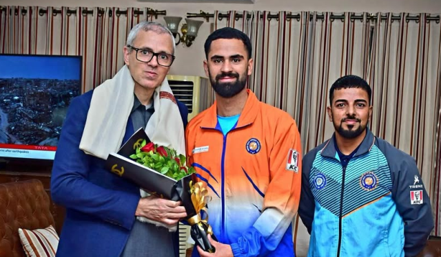 CM Omar Abdullah Meets Sportspersons of J&K Umar Ashraf and Suhail Ahmad