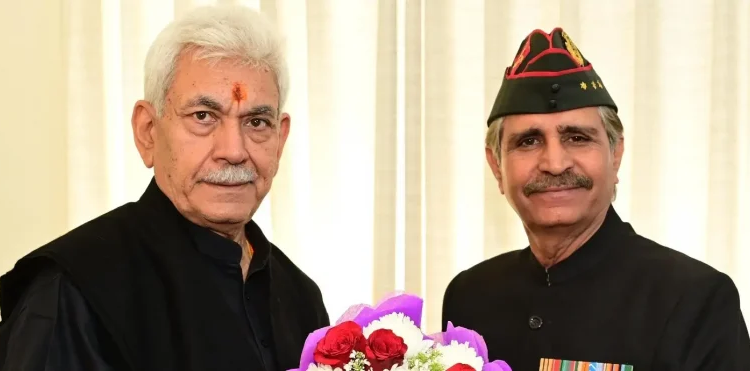 Lt Gen RK Sharma , President of J&K Ex-Services League Calls on LG Sinha