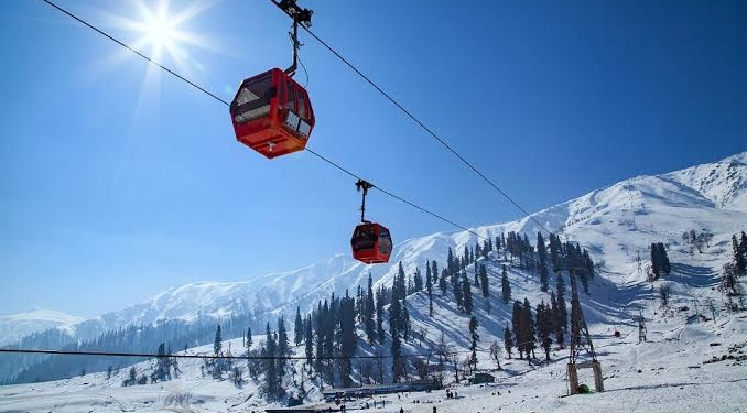Gulmarg’s iconic Gondola ride: A must-experience attraction for tourists