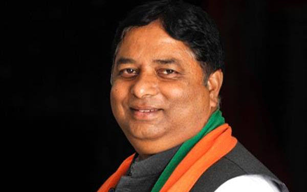 Sat Sharma nominates BJP district presidents for Kashmir