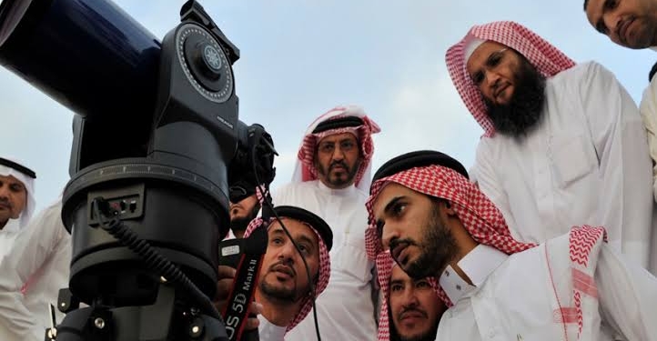 Saudi Arabia urges Muslims to look for Ramadan crescent on Friday evening