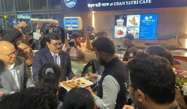 Over-Charging of Foodstuffs at Airports ; The illicit legitimisation of an illegal legalization ; An established nightmare for fliers.