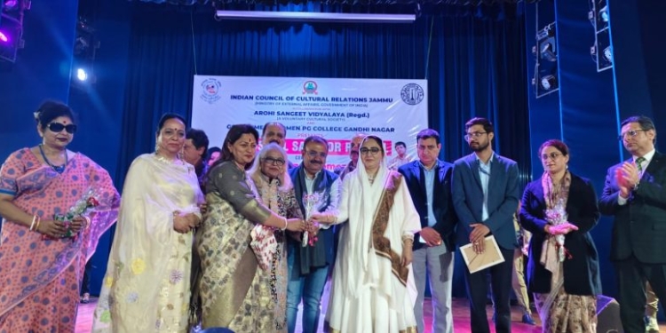 Dr Darakhshan chairs the Santoor recital session in Govt Women PG College Gandhi Nagar Jammu 