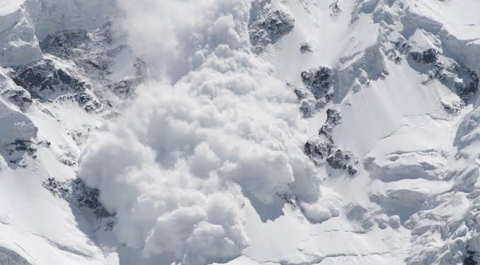 Landslide Hits Pahalgam Leaves 3 injured 