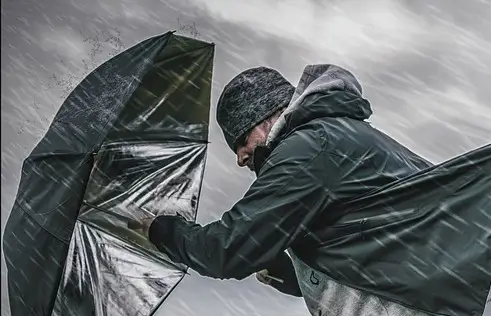 “Light Rain, Thunder expected with strong winds in J&K today” : MeT