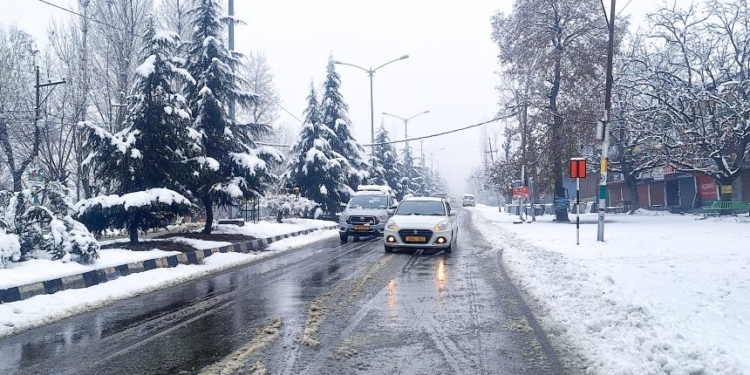 Upper reaches receive untimely snowfall, rains lash plains