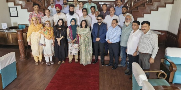 Dr. Rashmi Singh, IAS, hands over charge as J&K Administrative Secretary, to join Delhi Segment