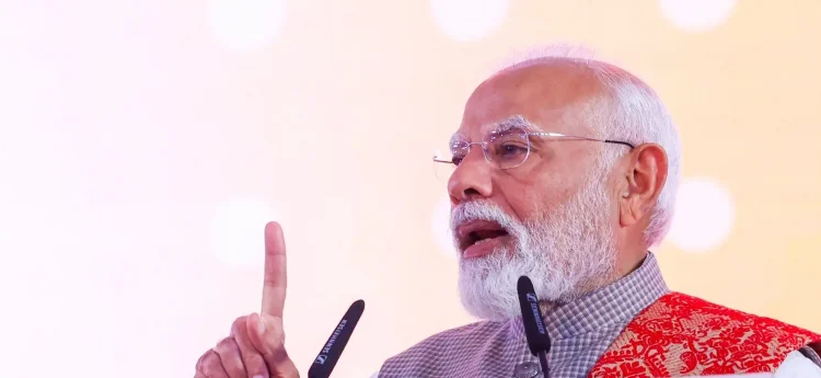“Desh nahi mitne dunga, desh nahi Jhukne dunga”: PM Modi hits out at Pak in first public rally after Op Sindoor