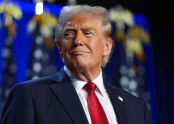 Trump to hold separate calls with Putin, Zelenskyy to stop “bloodbath”