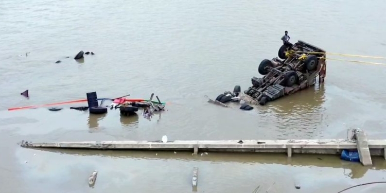 Gujarat bridge collapse: Death toll climbs to 15, rescue operations continue