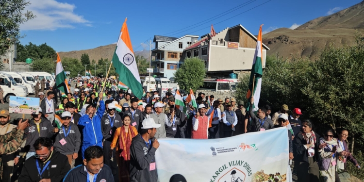Kargil Vijay Diwas: Union Ministers, others gather at Drass to honor bravery
