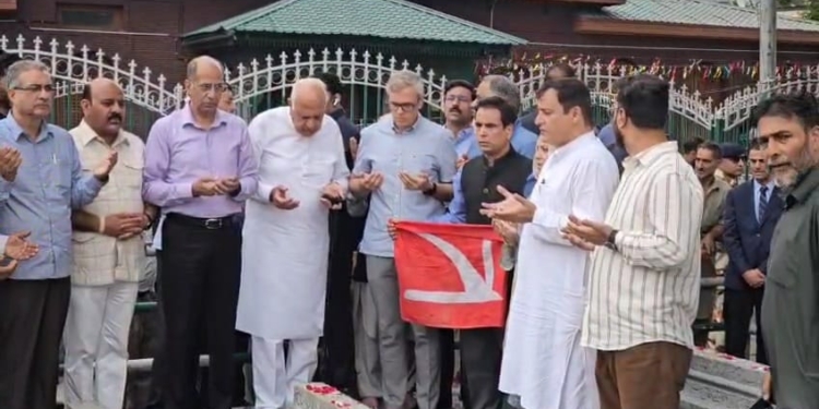 JKNC Legislators, Leaders Pay Tribute to Martyrs of July 13 at Mazaar-e-Shuhada Nowhatta 