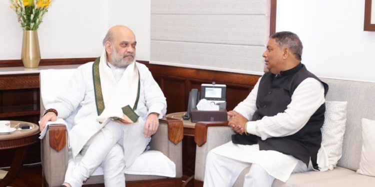 Sat Sharma meets HM Amit Shah, discusses J&K Affairs and extends invitation to visit the region