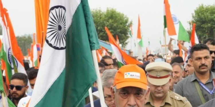 LG Sinha Flags Off Tiranga Yatra From Dal Lake