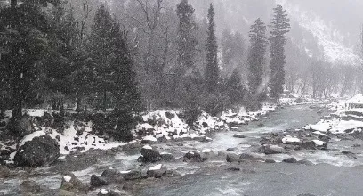 Sonamarg receives season’s first snowfall, rains damp J&K