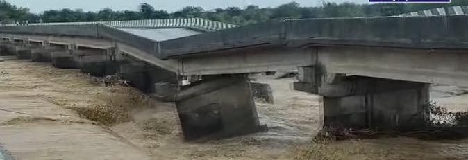 Vehicular Movement Suspended on Jammu- Kathua NH as One Tube of Sahar Khad Bridge Damaged