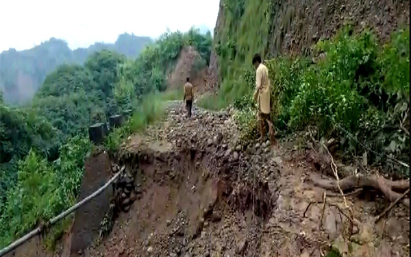 Kathua cloudburst: 4 dead in Janglote area, landslide and flash floods trap 6 in Jodh village