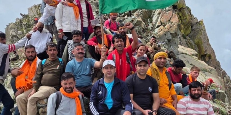 Tricolour hoisted at 11,500 ft during Kounsar Nag yatra in Reasi