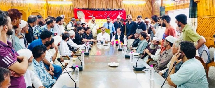 Cabinet Minister Javed Rana meets Party Workers in Shopian, vows timely resolution of Public issues