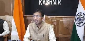 Kashmir well-stocked with essentials despite road closures: Div Com