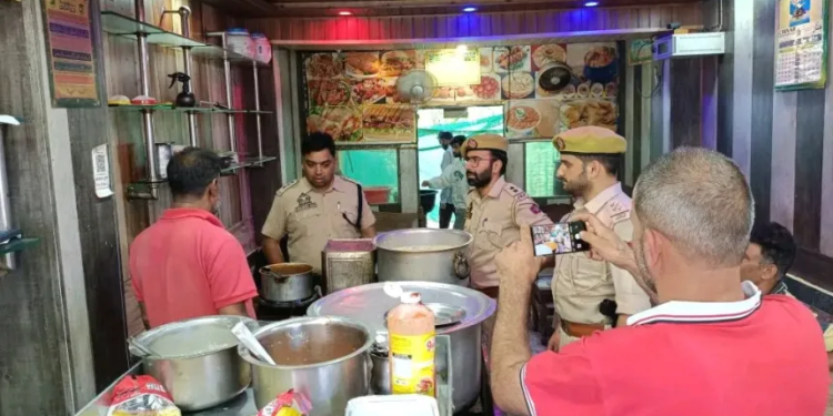 Police intensify market checking amid flood crisis in Handwara