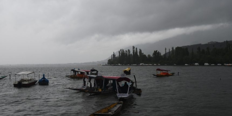 J&K LCMA issues advisory for Dal dwellers, houseboat owners