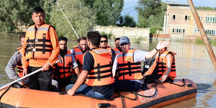 CM Omar Abdullah Visits Flood-Hit Areas, Directs Evacuation and Relief Measures