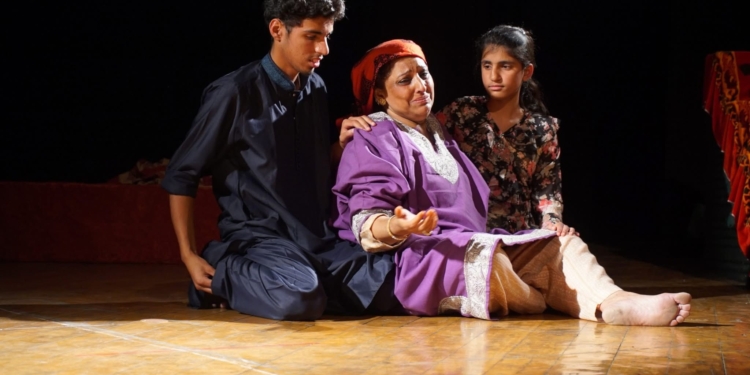 Mehak Dramatic Club Stages Kashmiri Play “Mauj” at Rangdhara Theatre Festival