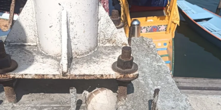 J&K Police Neutralize ‘Suspicious White Object’ Near Dal Lake in Controlled Explosion