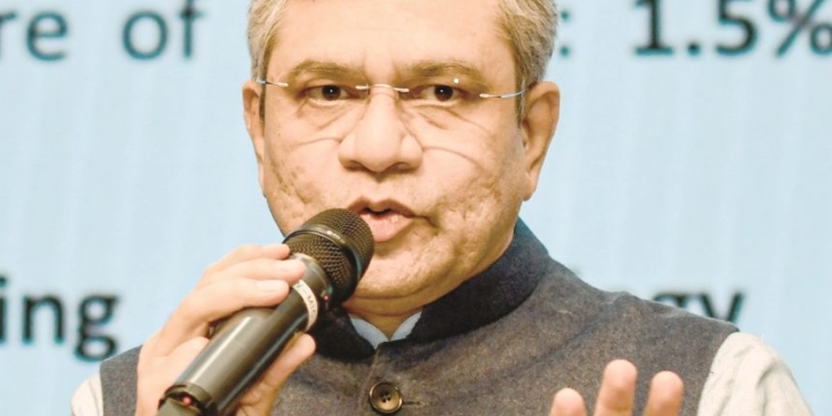 “Loading of 2 Parcel Vans Carrying Apples from Budgam to Delhi Begins Today”: Ashwini Vaishnaw