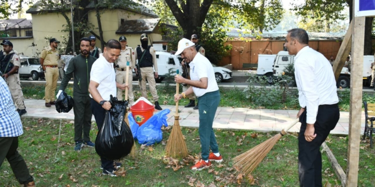 DGP Nalin Prabhat Leads Cleanliness Drive at Ram Munshi Bagh Park in Srinagar
