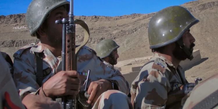 Afghan forces launch retaliatory strikes on Pakistani posts after airspace violations