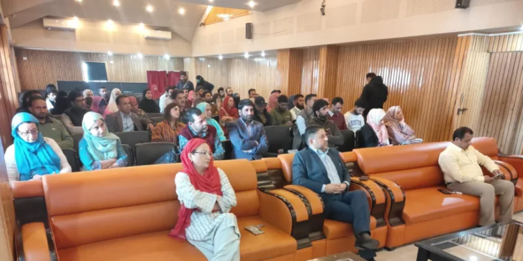 SKIMS Medical College Organises Awareness Workshop in Collaboration with DSEK