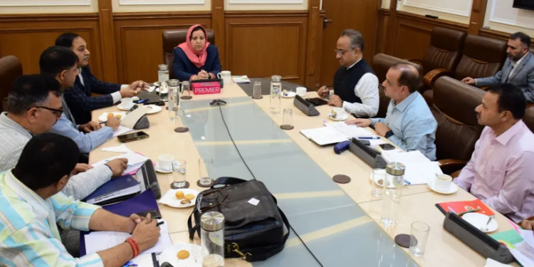 Sakeena Itoo reviews performance, functioning of School Education department across Jammu division